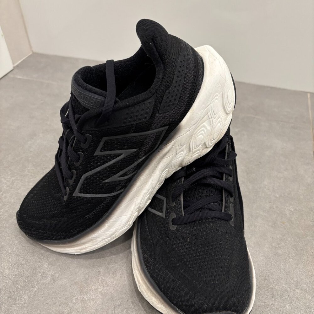New Balance Women's Black Athletic Running Shoes